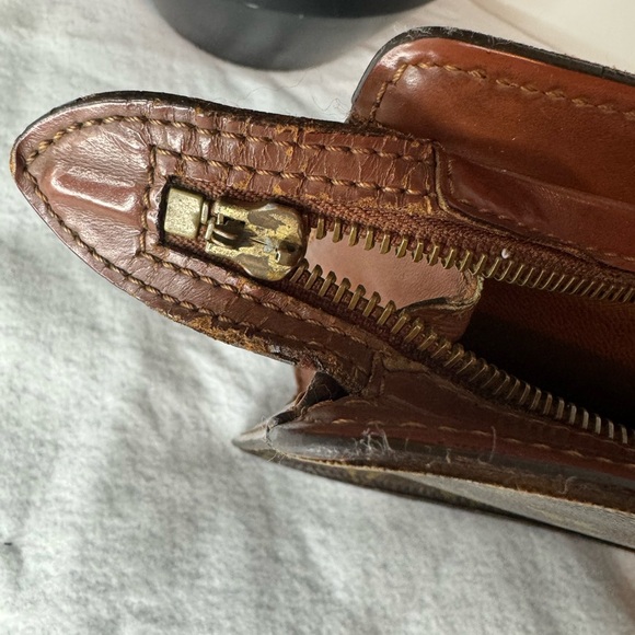 Authentic Louis Vuitton pochette homme